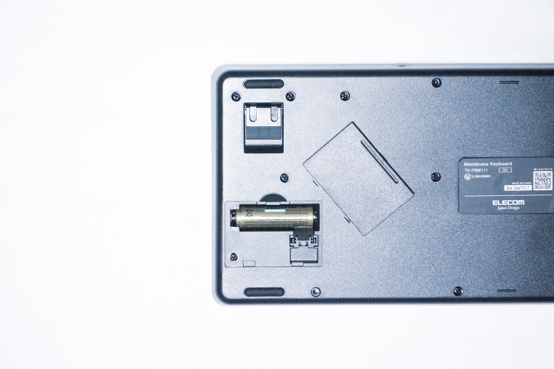 f:id:qumata:20201010190818j:plain 「TK-FBM111BK」は単三乾電池1本でOK